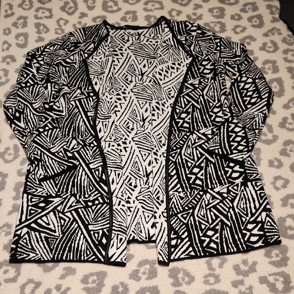 Cato Open Black and White Geometric Cardigan